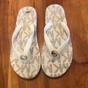 Michael Kors Cream flip flops